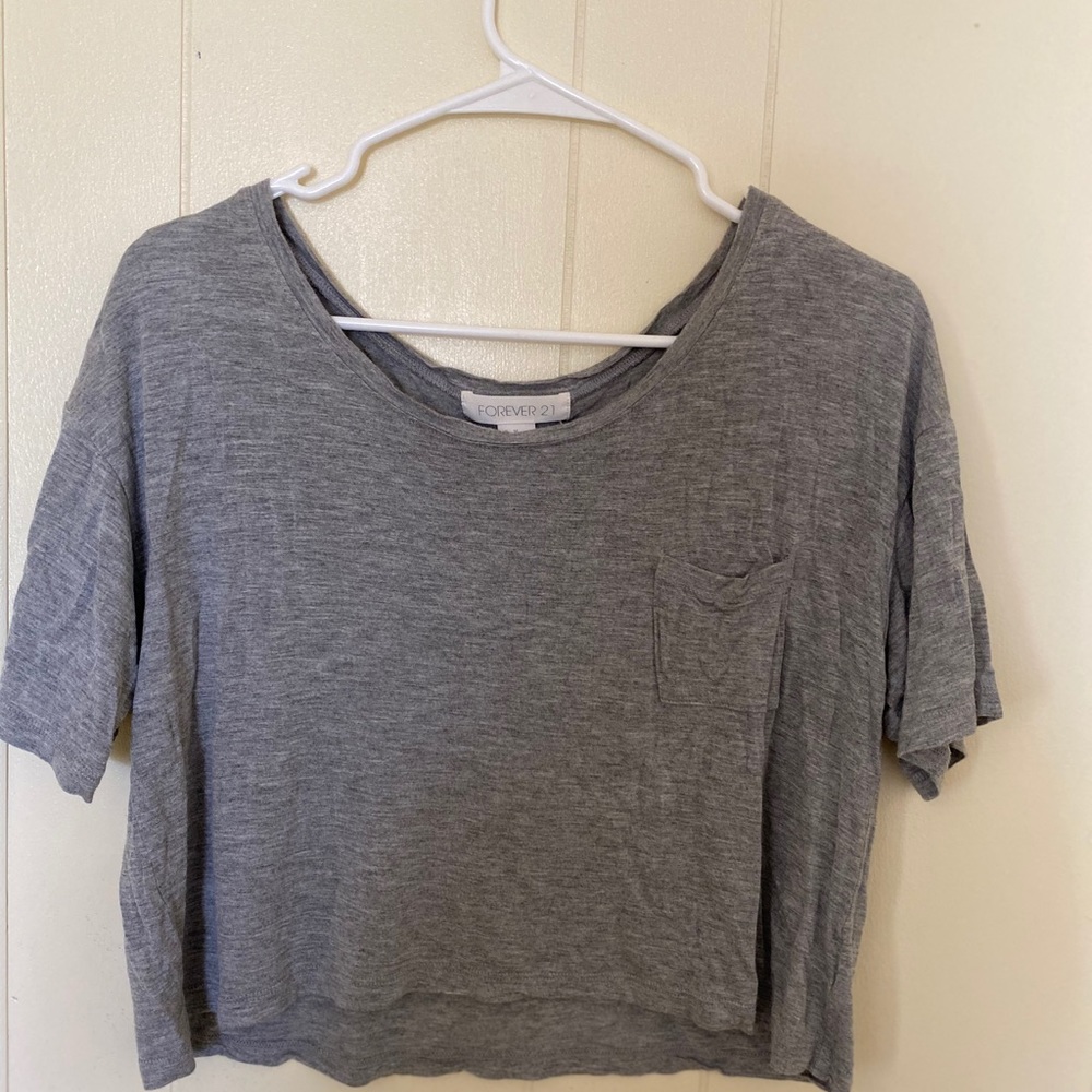 Forever 21 cropped grey shirt